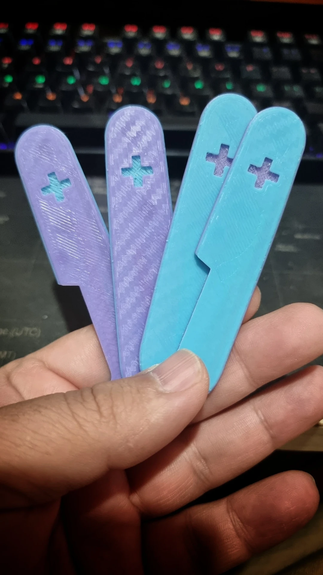 Navaja Victorinox verde flúor con nombre John grabado